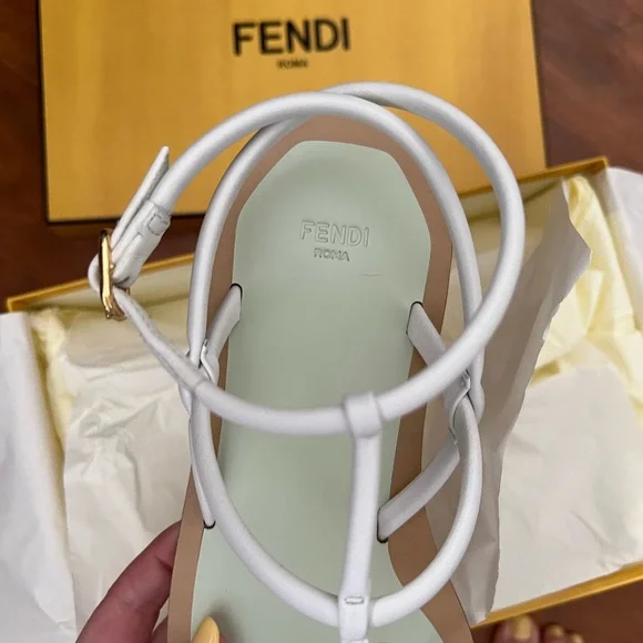 Fendi O’Lock white sandal New size 36 - Picture 6 of 12